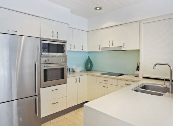 Kitchen-Little-Cove-Court-Apartment-10