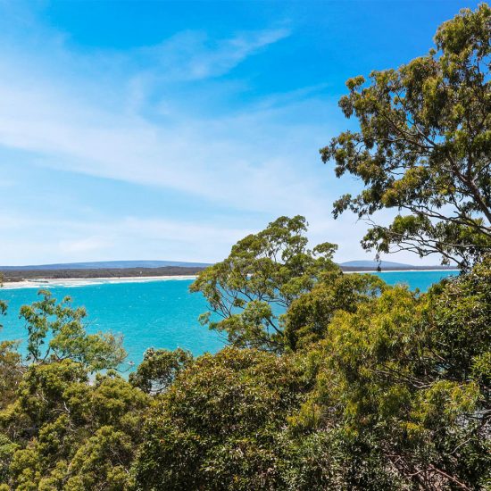 Little Cove Court Apartment 12 stunning view