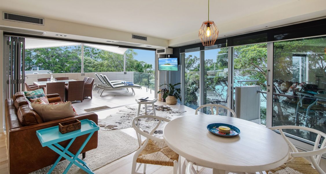 Little Cove Court Apartment 9 open plan living